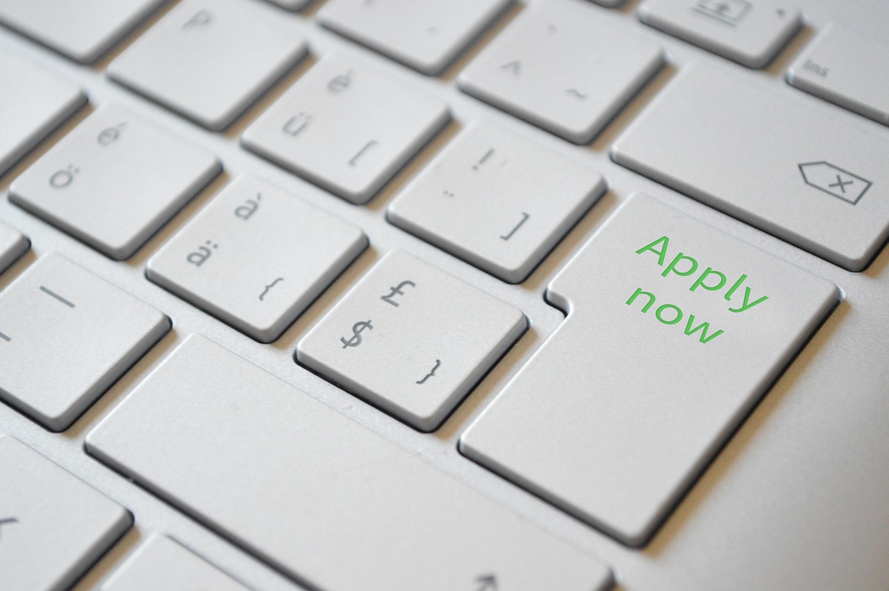 Apply for the Yowza Startup Grant